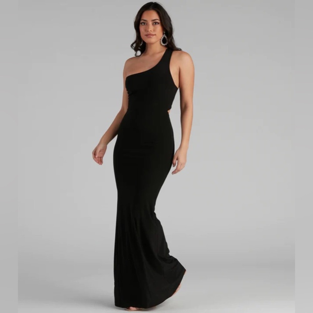 Leilani Black Formal One-Shoulder Open Back Dress
